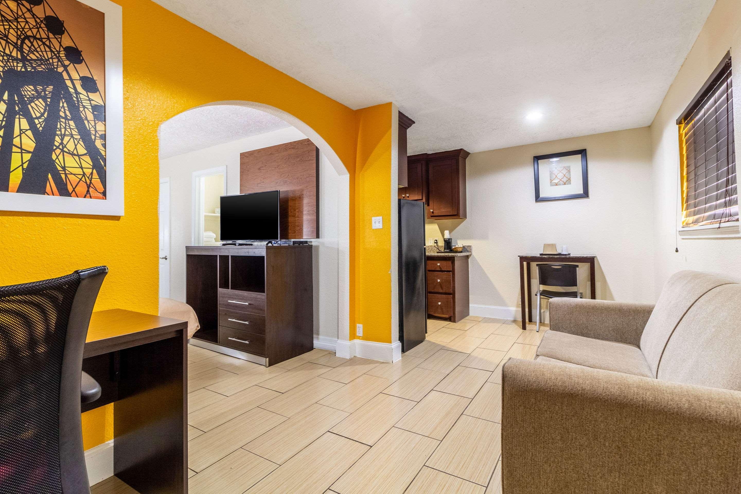 Rodeway Inn&suites Centro Médico Hotel 3*